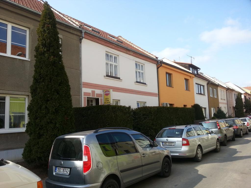 Pension U Dolezalu Brno Bagian luar foto